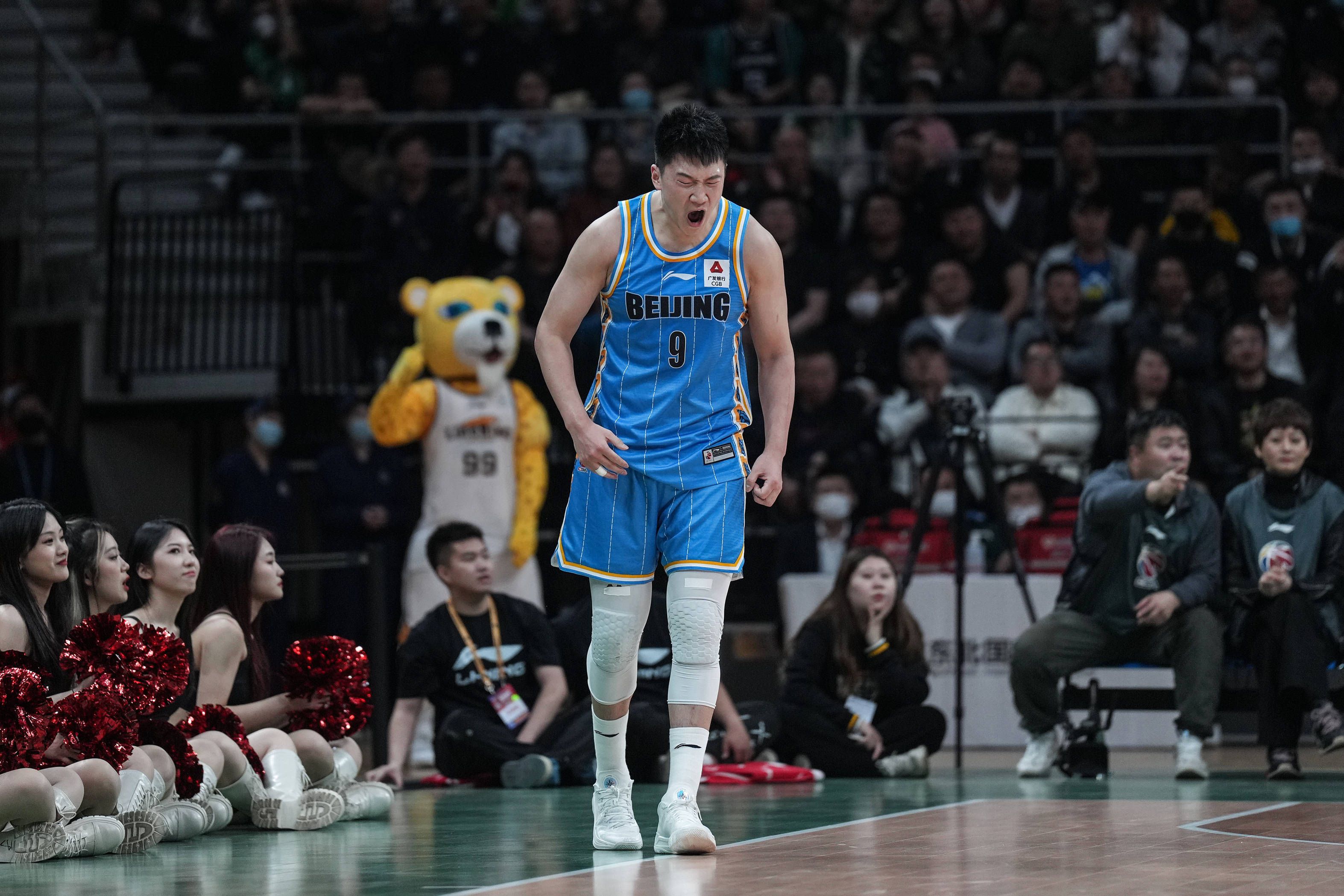 利拉德40分字母哥三双文班缺阵 雄鹿轻取马刺NBA常规赛雄鹿主场迎战马刺，雄鹿最近状态不错取得4连胜，马刺依旧在西部垫底，本场比赛文班亚马缺阵。